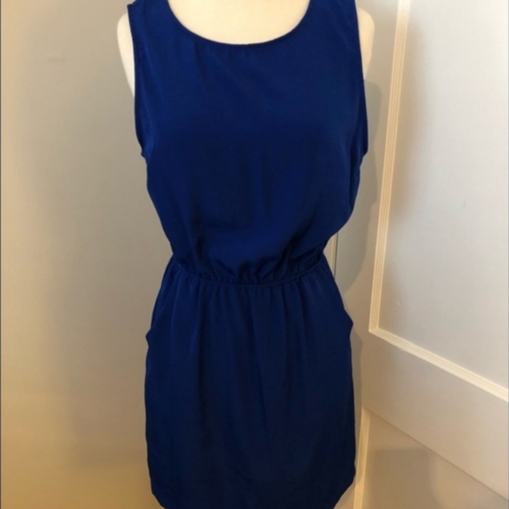 Open back sleeveless dress